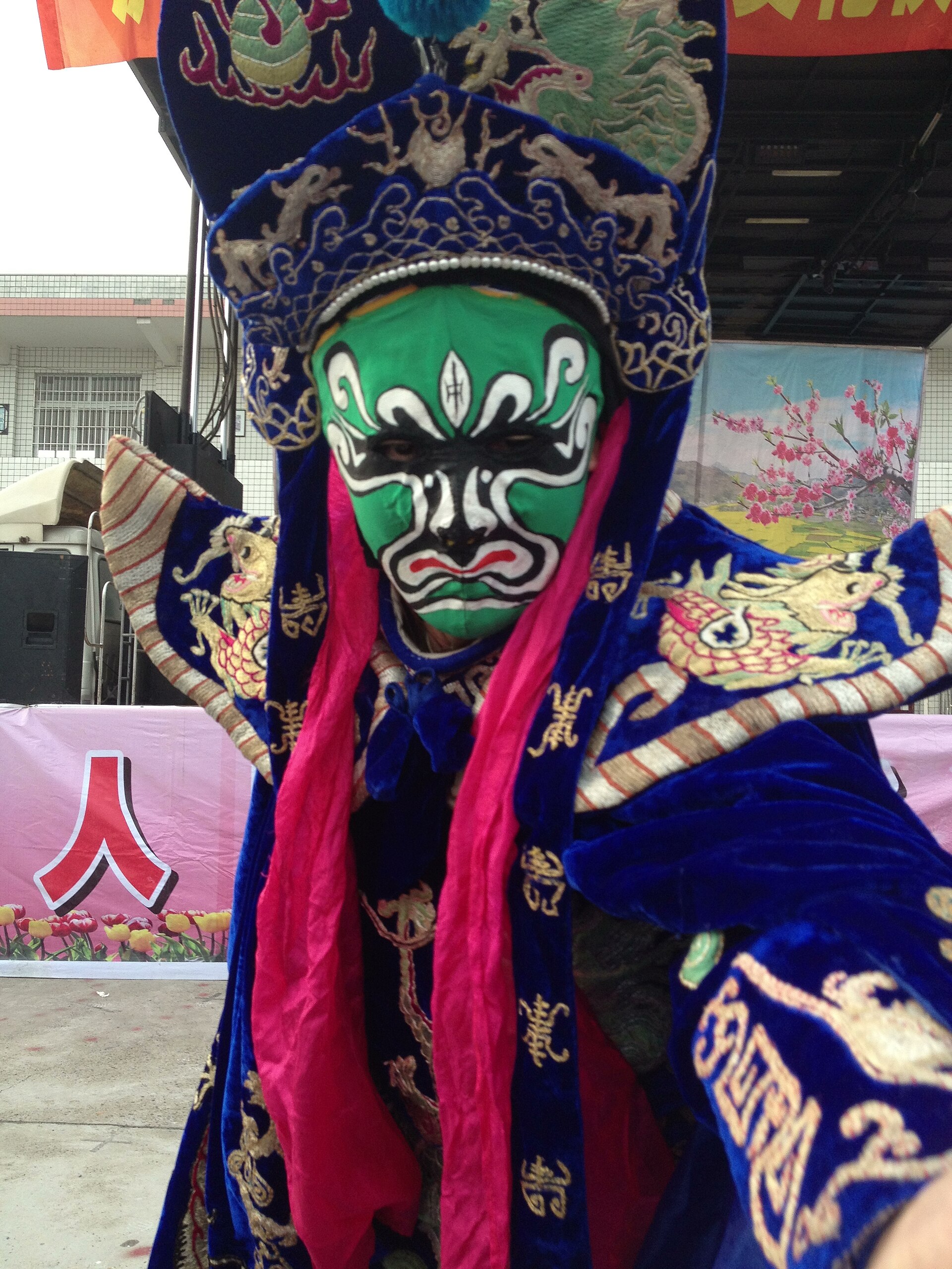 Sichuan opera performer