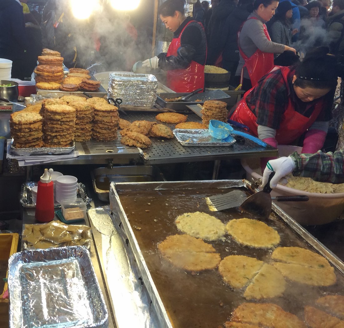 Bindaetteok frying in Gwangjang Market